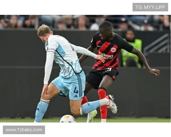 从纯防守到参与推进：乌加特的出球能力进化